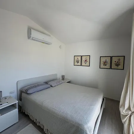 Apartment Serra Di Palma